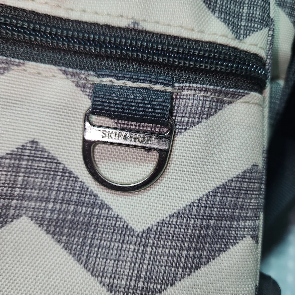 KIP*HOP EUC DASH CHEVRON LARGE DIAPER BAG CROSSBODY BAG